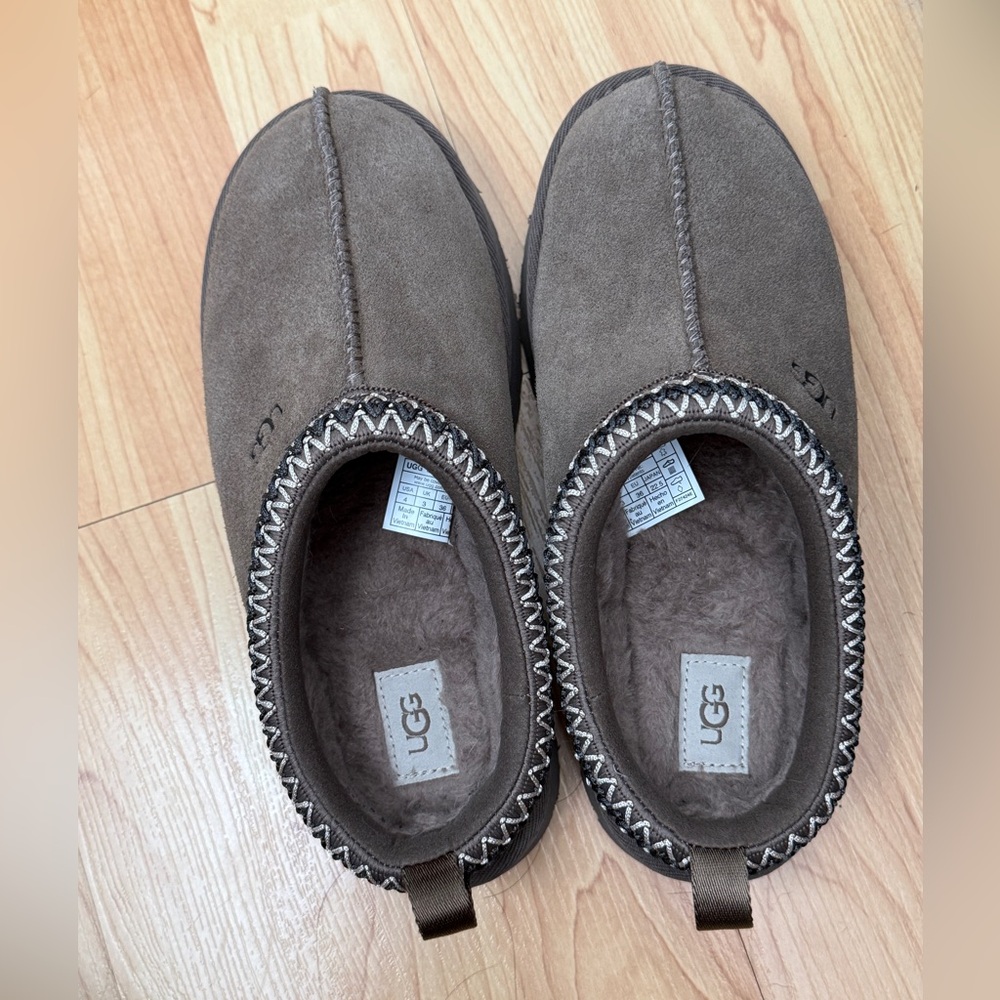 UGG K Tazz Slippers - Picture 10 of 14
